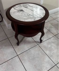 Vintage Circular Lane Marble Top Table 27.5” in diameter 22”H