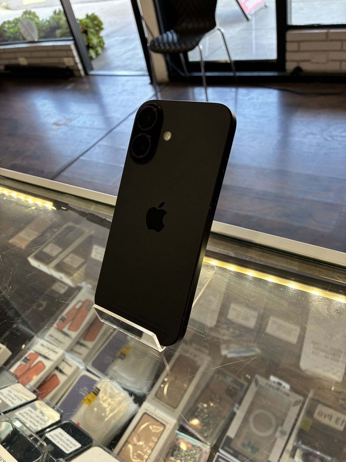 iPhone 16 128gb AT&T/CRICKET