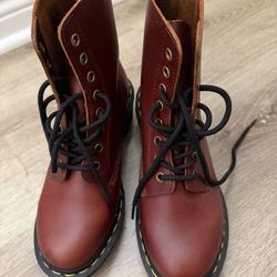 Dr. Marten women’s