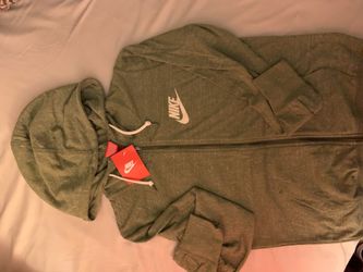 NIKE - NEW Medium (M) women lightweight sweater