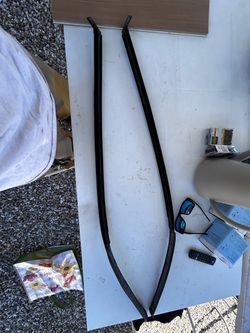 2002 Lexus lx470 windshield molding
