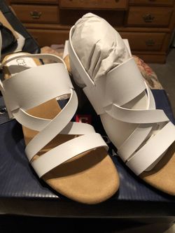 2 Pairs Of New Chaps Open Toe Shoes Black And White 8.5 See Photos 