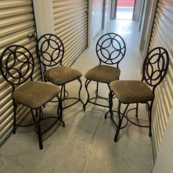 Kitchen table/Bar chairs