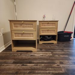 Set of 2 Nightstands