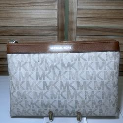 Michael Kors Wristlet