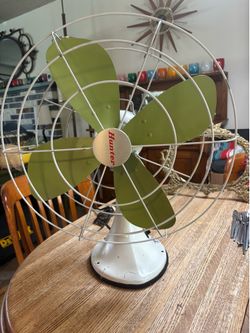 Vintage Hunter (Robbin's & Meyer) 16" 3 Speed Oscillating Table Fan