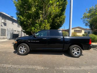 2012 Ram 1500 Express 4x4 Quad cab