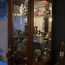 CURIO-PULASKI Curved Pecan Curio