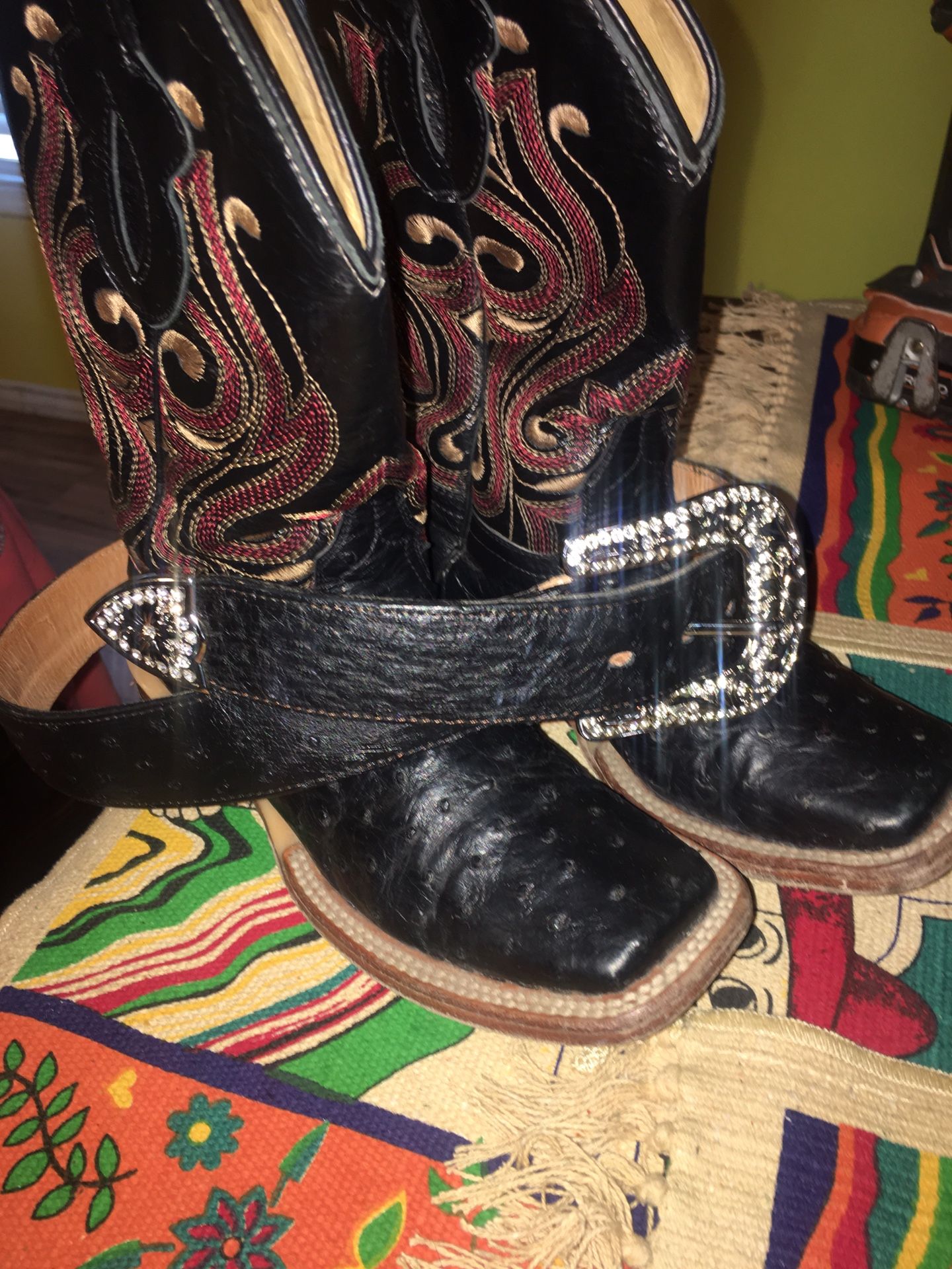 Kids boots with belt