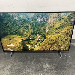 Lg Smart Tv (55”)