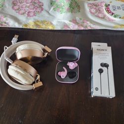 Bundle Of Headphones 
