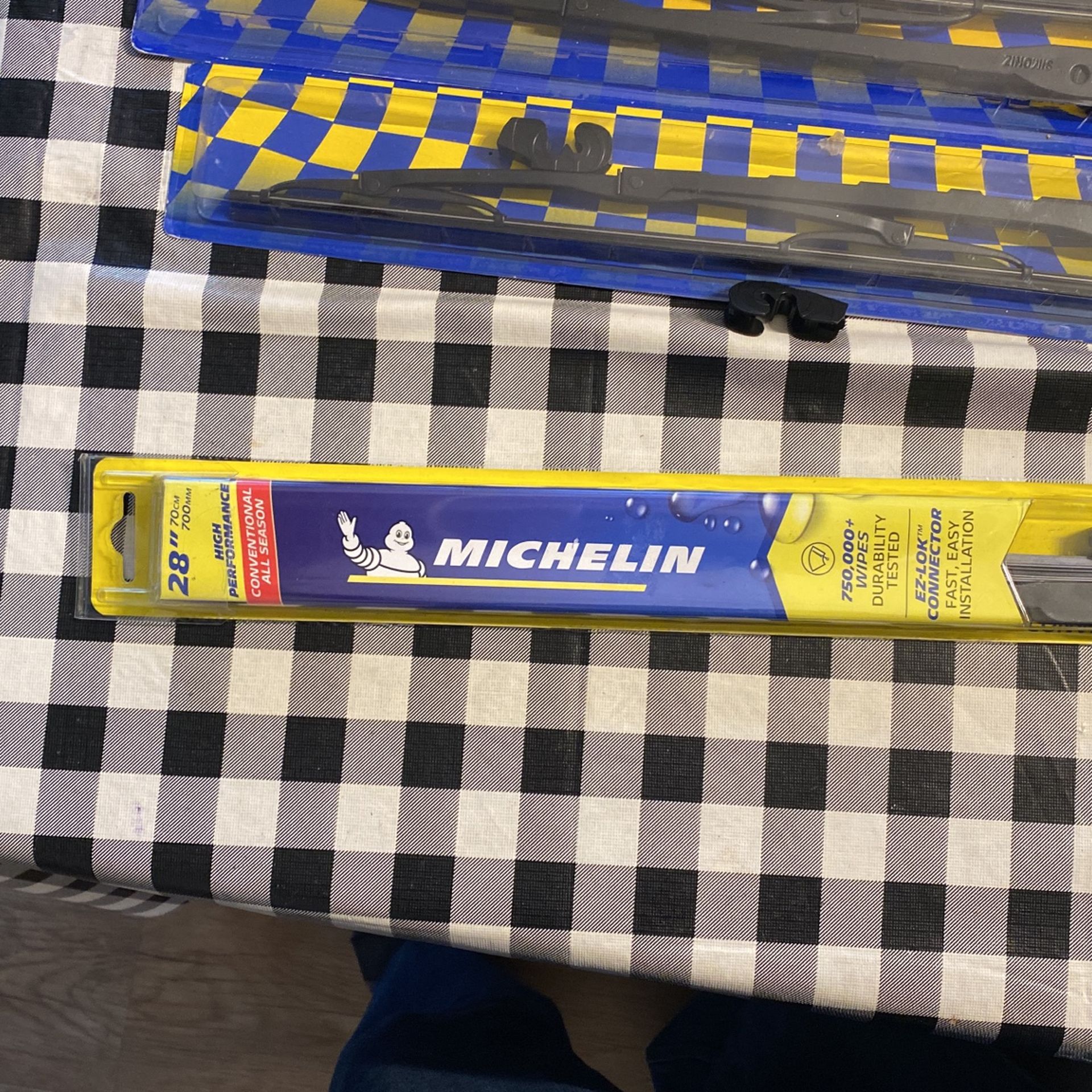 Michelin and Simoniz auto 28” Wiper Blades 4 Blades 2 Sets