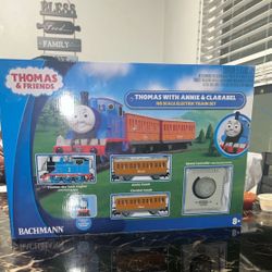 Thomas and Friends Bachmann Ho Scale Electric Train Set Thomas With Annie and Clarabel 