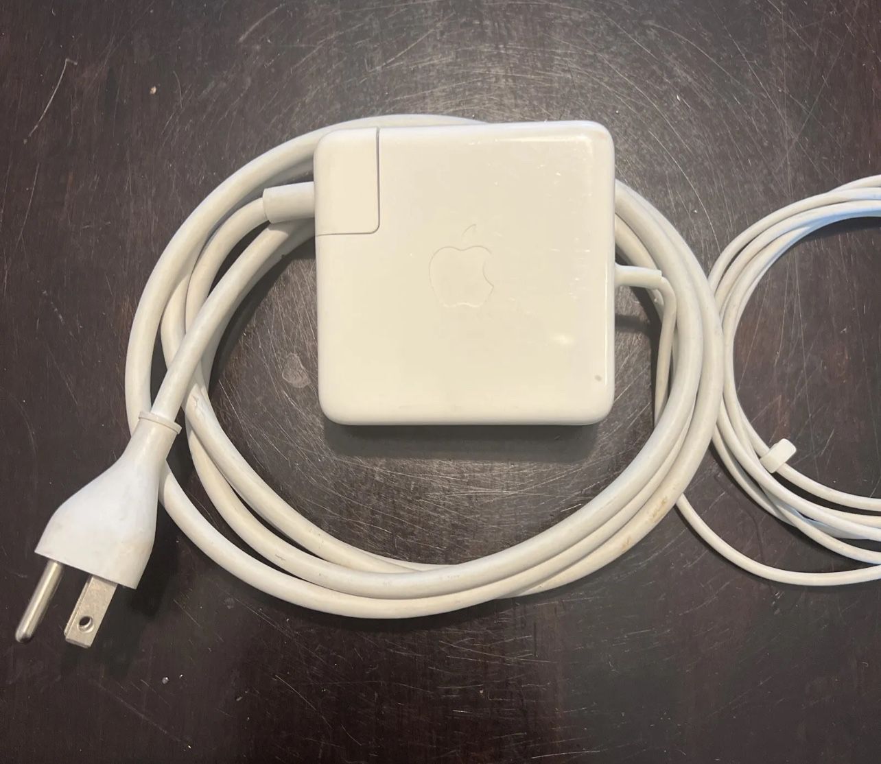 Apple MacBook Charger