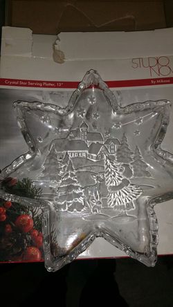 Mikasa Crystal 13" star serving platter - new in box, never used