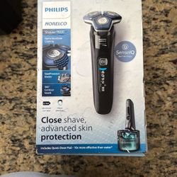 Philips Norelco - Shaver 7600, Rechargeable Wet & Dry Electric Shaver with Se...