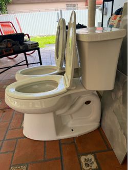 Genuine Kohler Toilets for Sale – Excellent Condition