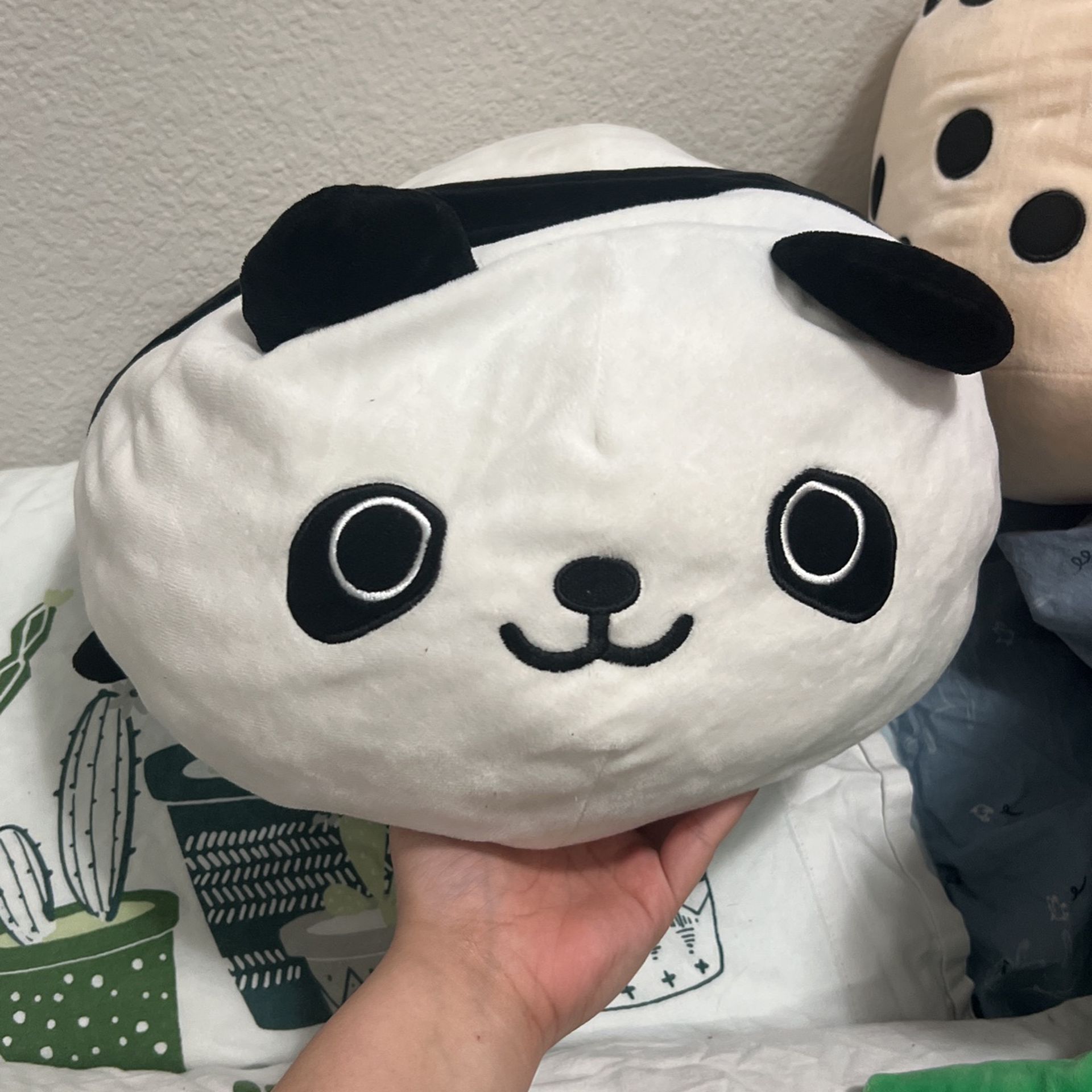 Plushi Panda 