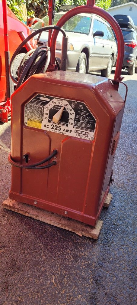 Lincoln Electric AC 225 AMP Arc Welder