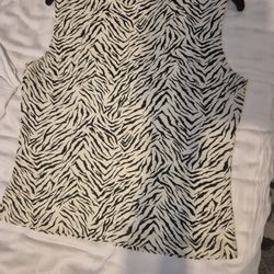 CASUAL CORNER  SIZE M  EXCELLENT CONDITION VENTAGE  VERY BEAUTIFUL  ORIGINAL PRICE $25.