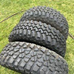 LT255-75-R17” Bfgoodrich Mud Terrain Tires