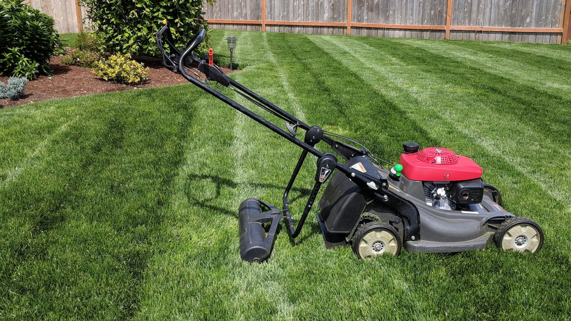 Toro lawn striper for a 21in push mower