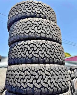 Set 275/65-18 bfgoodrich con el 80% de vida