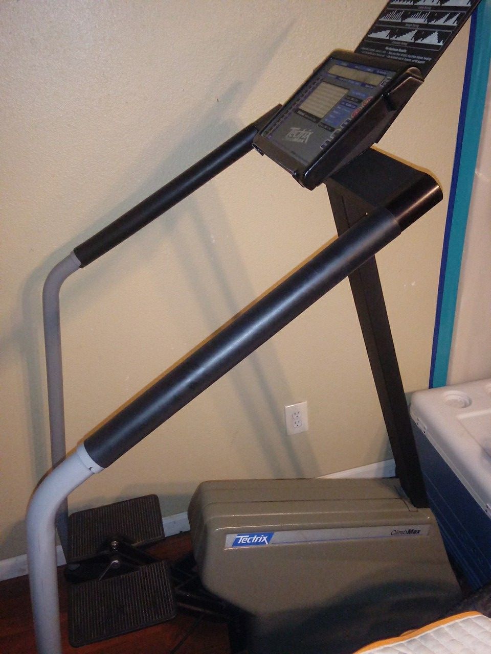 Tetrix Climb Max Elliptical Machine