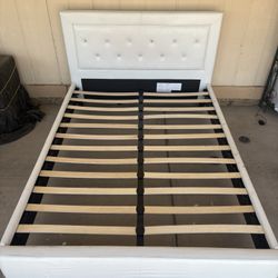 QUEEN SIZE BED FRAME