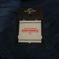 Pins 5 Nights At Freddy