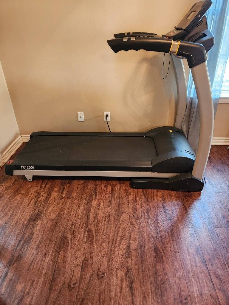 LifeSpan TR1200i Treadmill with Incline