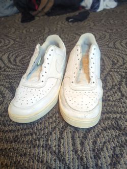 Nike brand size 8.5 white