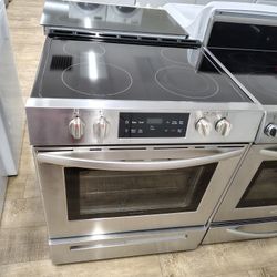 Frigidaire Top Glass Eléctric 220v Stove   In Excellent Working Condition 