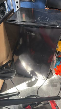 Midea Black Mini Fridge