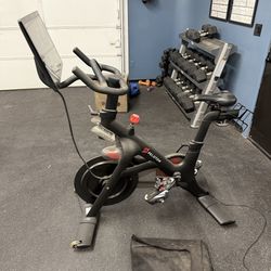 Peloton Indoor Exercise Bike Black 2021 Model PLTN-RB1VQ