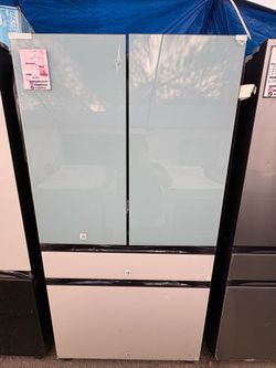 Samsung Bespoke Refrigerator in Blue and White Glass 👻