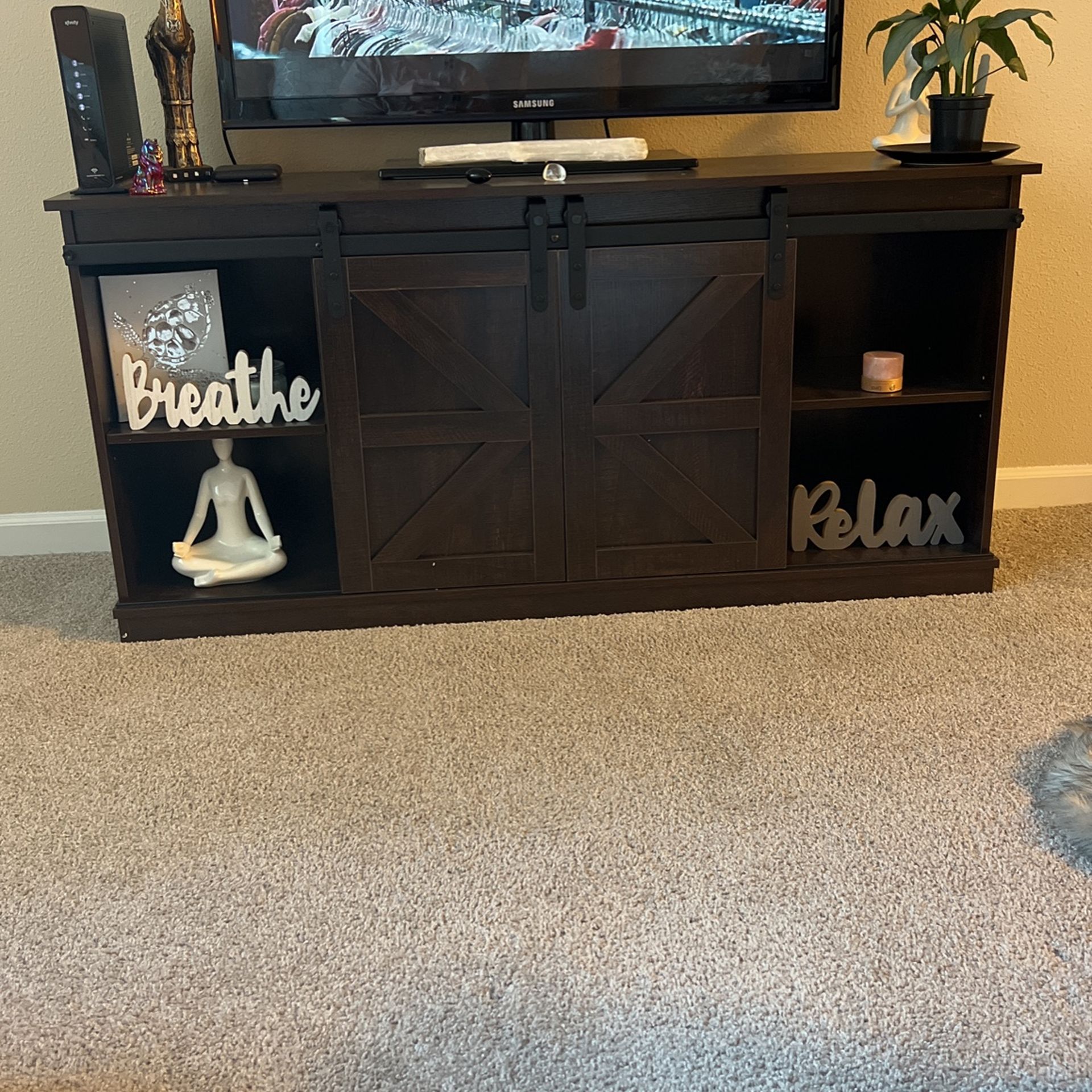 Farm Style TV Entertainment Sliding Barn Doors