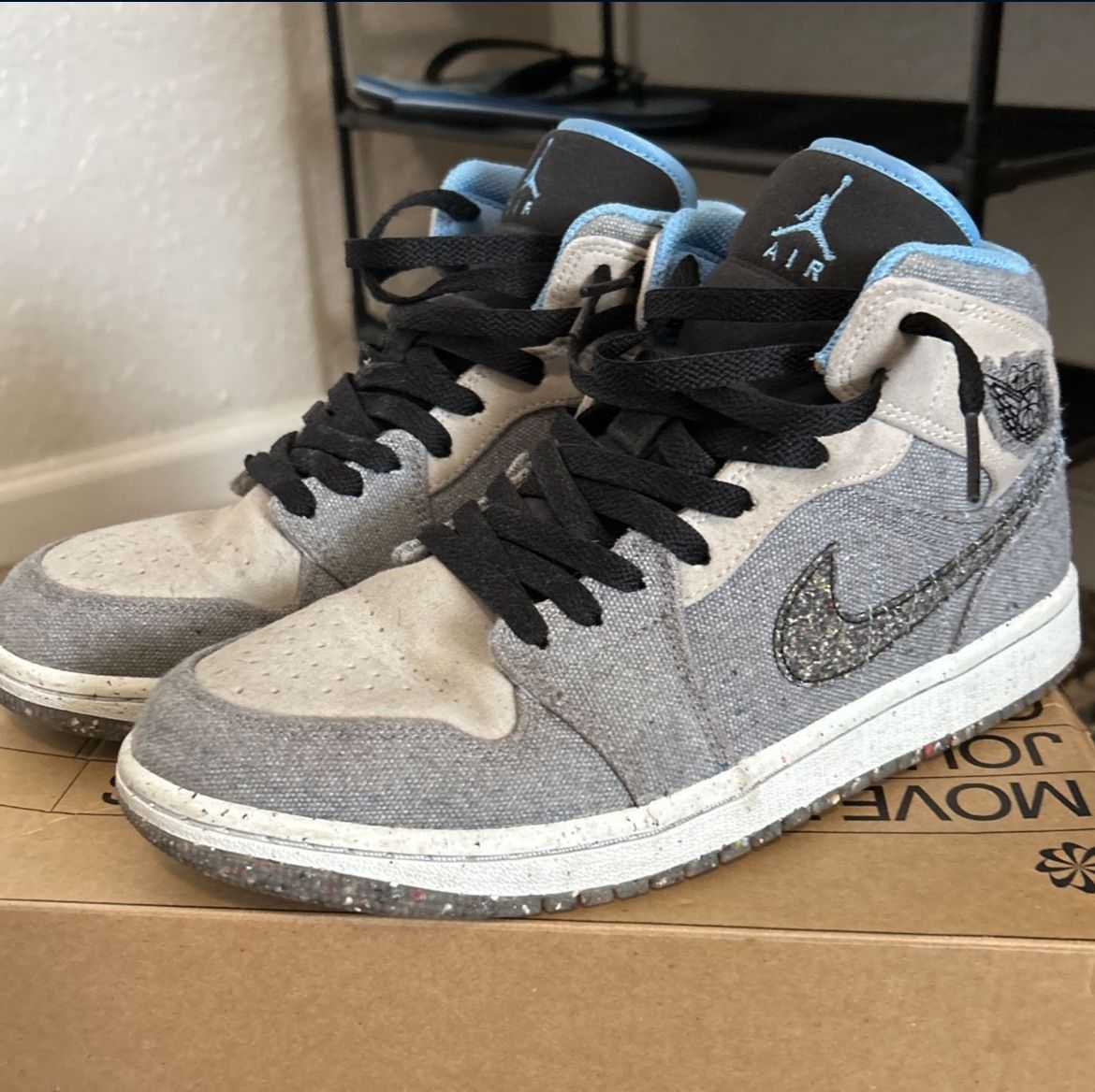 Jordan 1 Mid SE Cretor Grey/ University Blue