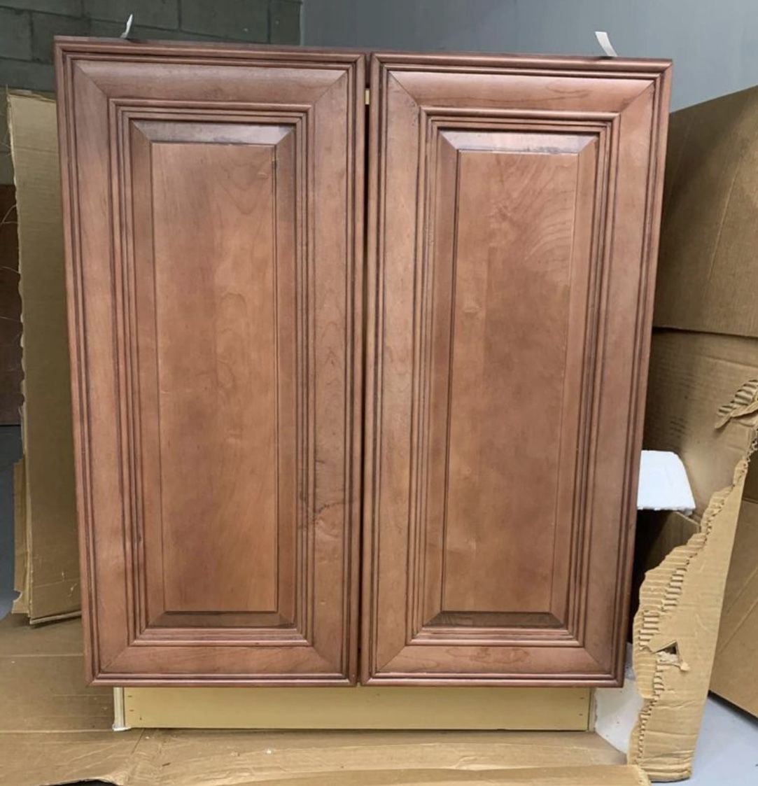 New in box - Custom made Thomasville cabinet Width:27" x Depth: 25" x Height: 33"