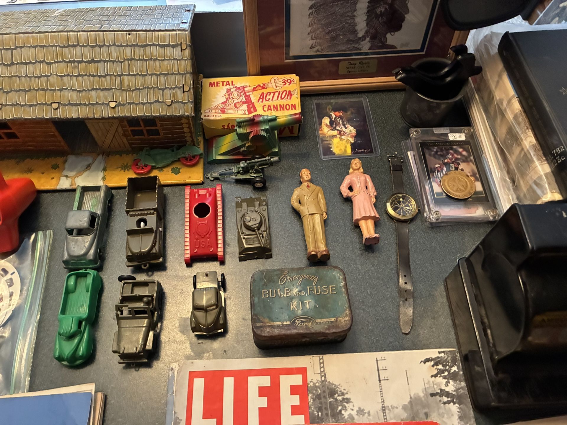 Here’s A Grouping Of Toys And Vintage Items