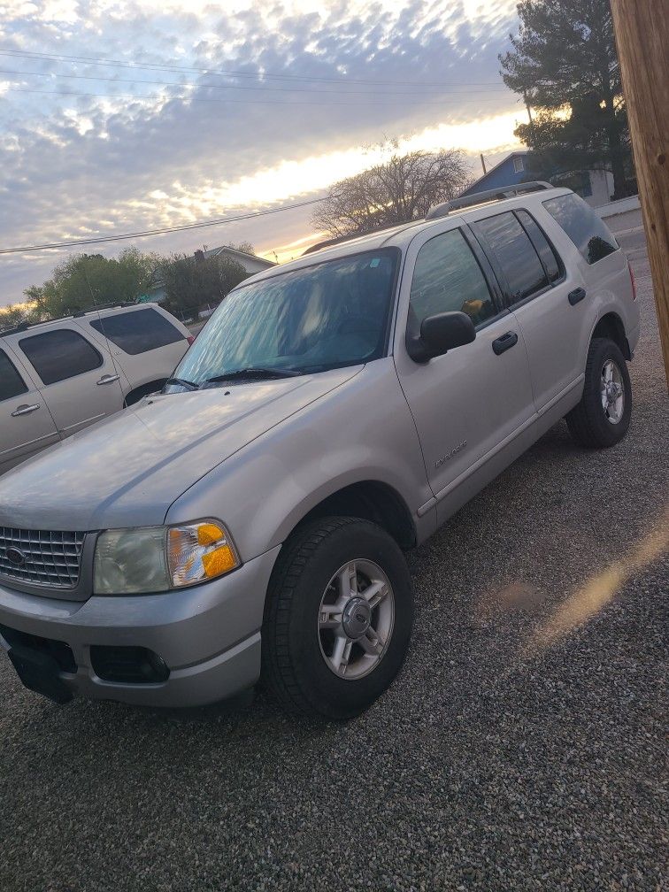 2004 Ford Explorer