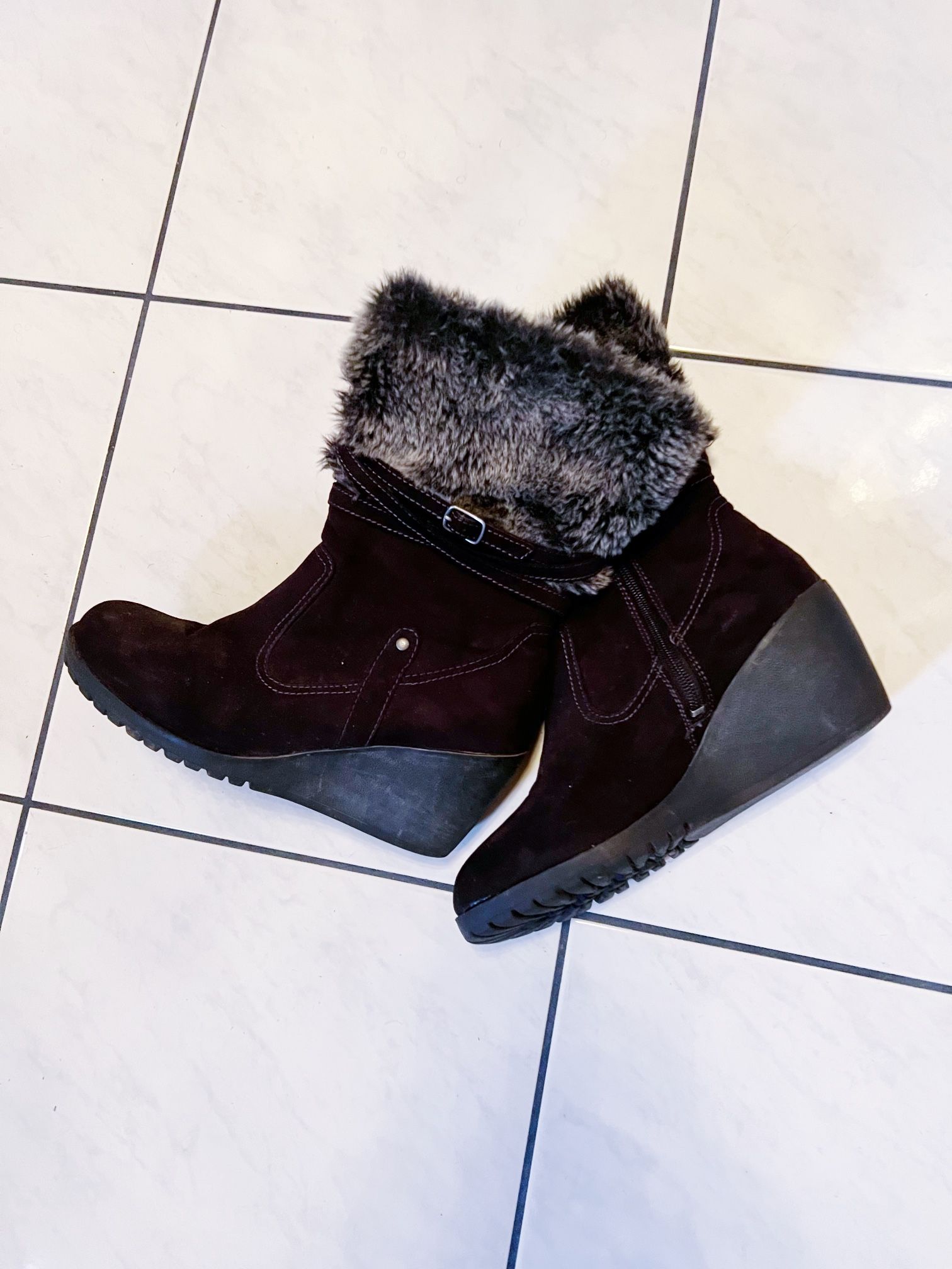 LIKE NEW Wedge Black Faux Fur Booties 