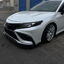 Camry Xse !OEM HEADLIGHTS!
