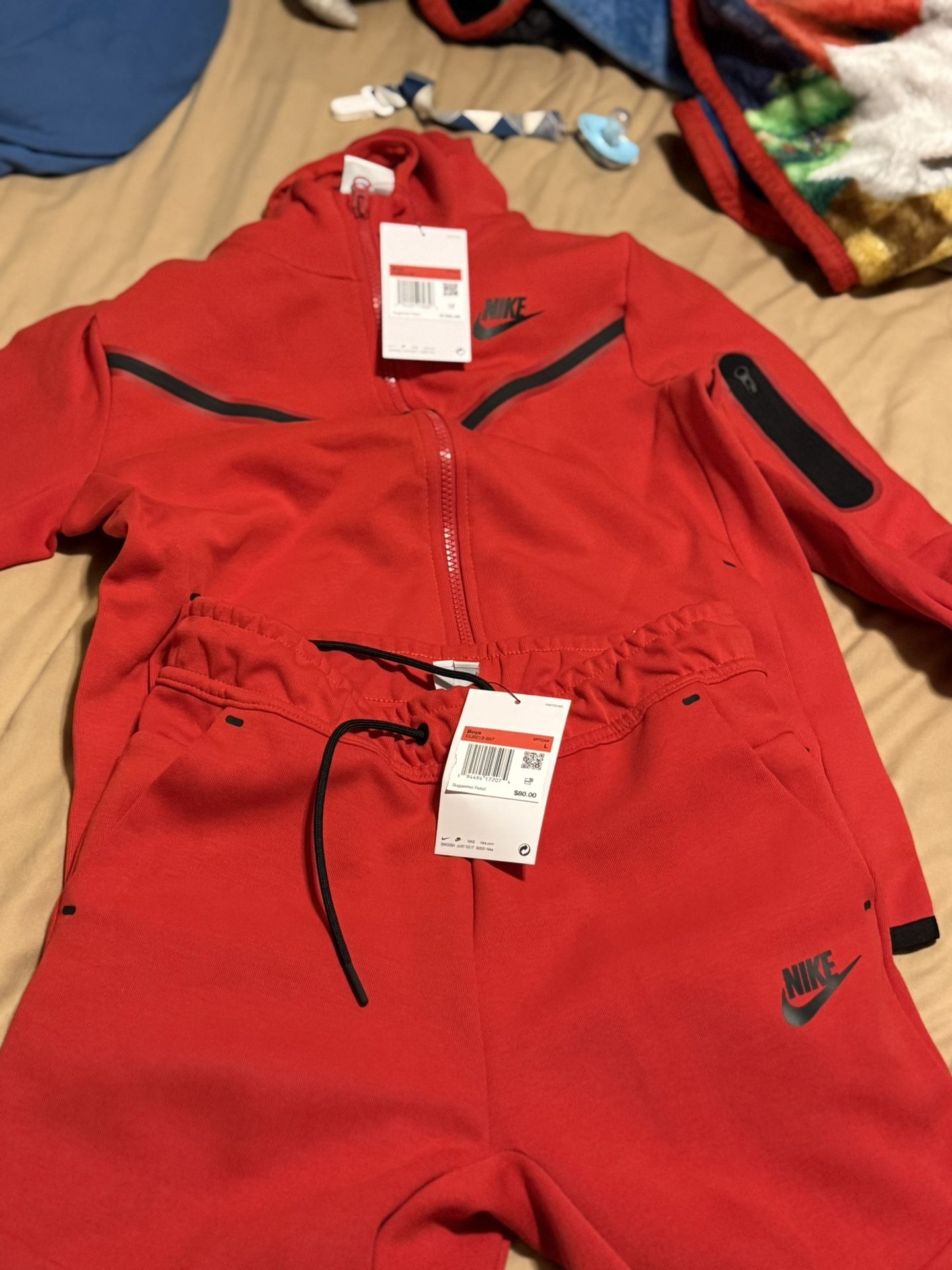 Youth L Nike Tech 