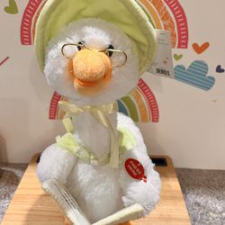 MOTHER GOOSE ! SHE TALKS & MOVES !! - SAYS MANY NURSERY   RHYMES. !! BRAND  NEW  WITH TAGS!