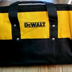 Dewalt  Contractor Bag New 