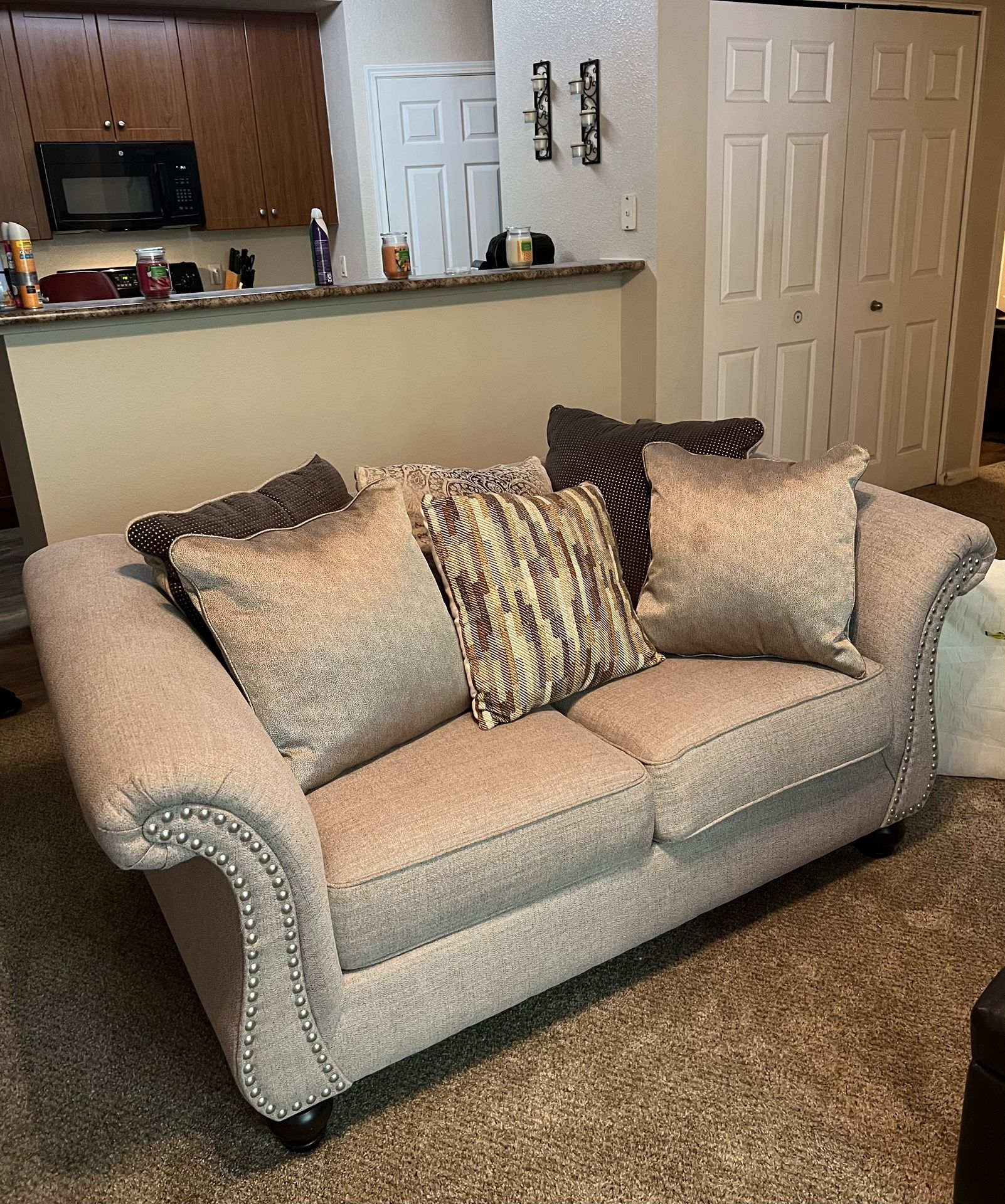 Lemoore Sofa Set