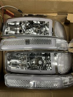 99-06 Gmc Sierra/Yukon Headlights Switch Back Turn Signal