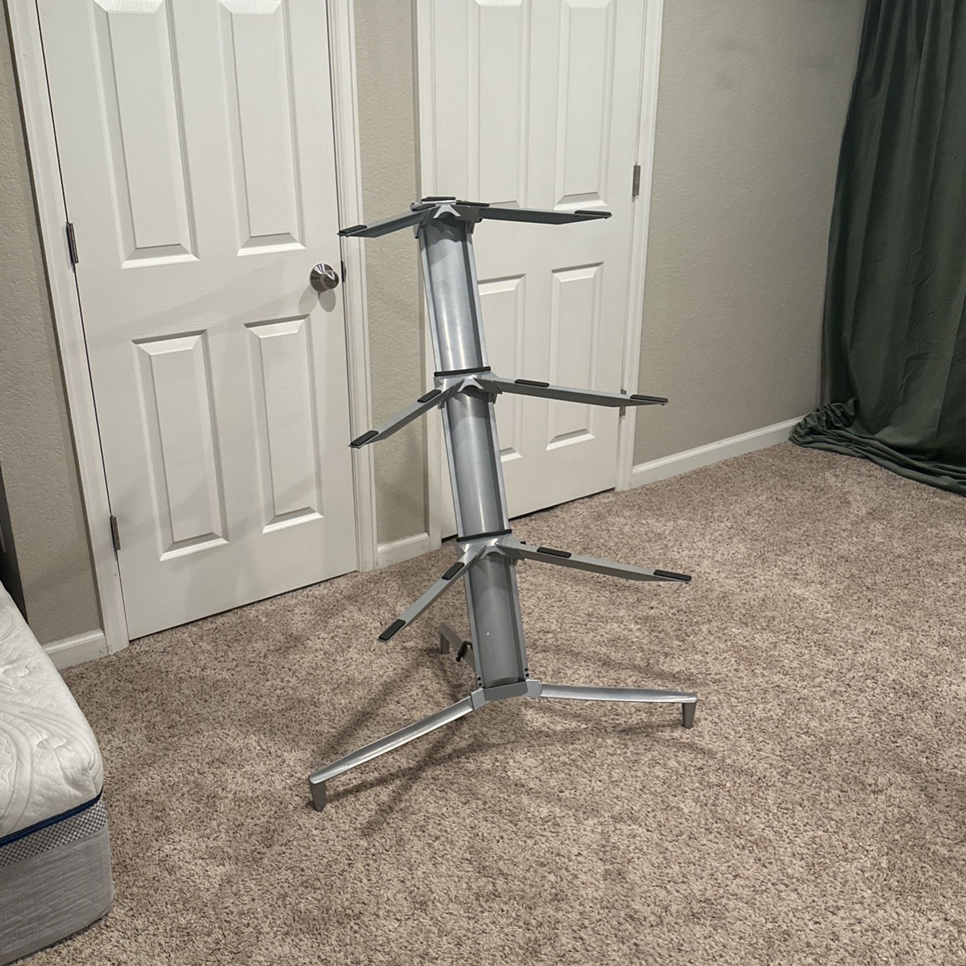 3 Tier Synthesizer Keyboard Stand - Metal Perfect Condition