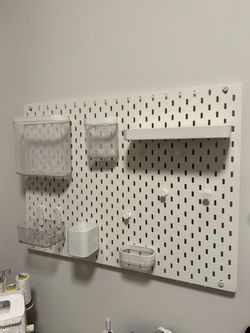IKEA pegboard  w acceding